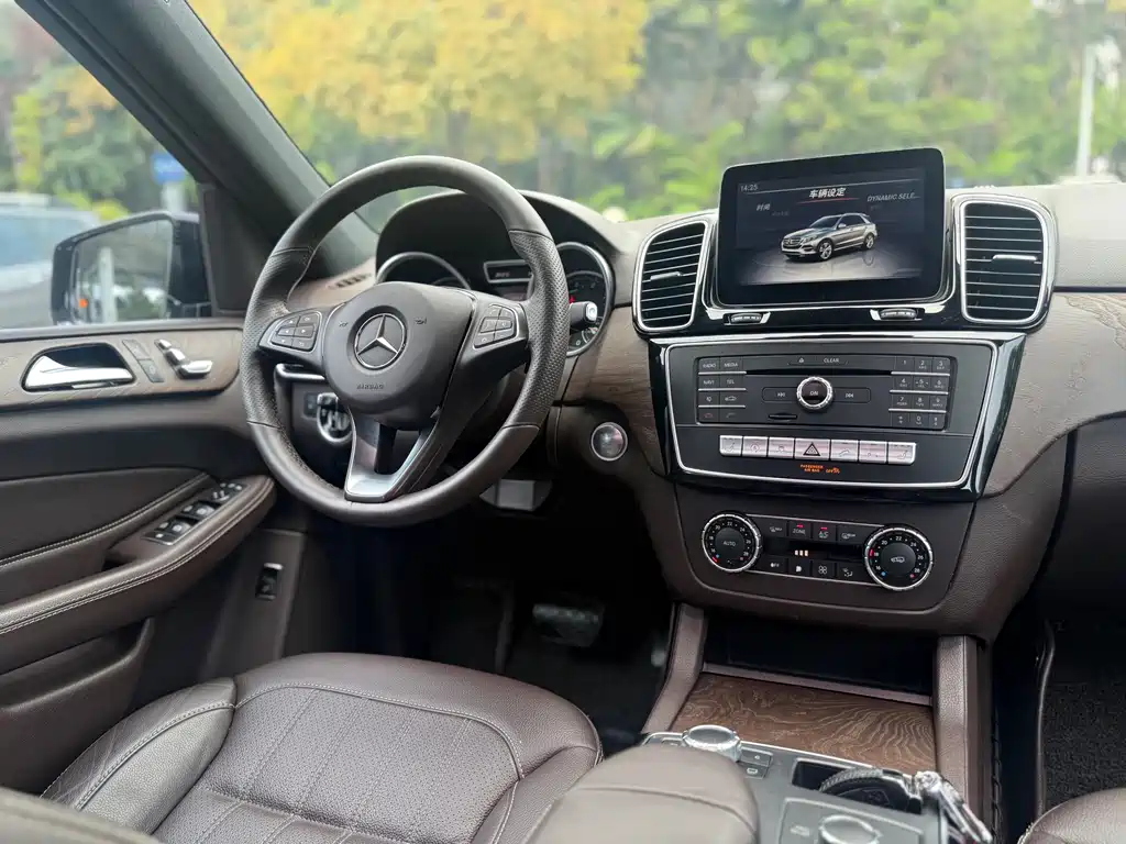 Mercedes-Benz GLE 2016 — фото 11