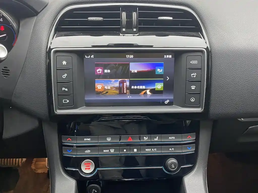 Jaguar F-PACE 2017 — фото 20