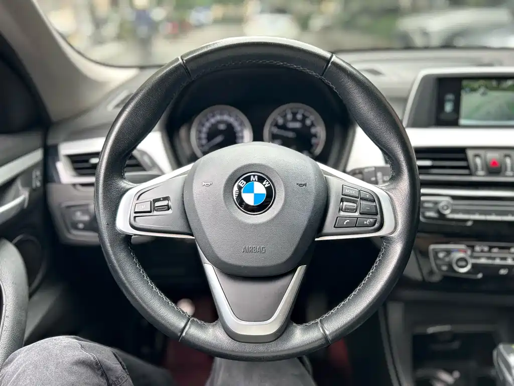 BMW X1 2018 — фото 8