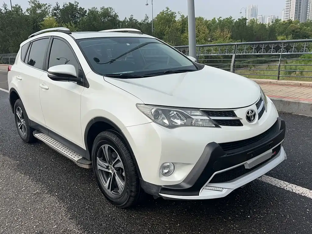 Toyota RAV4 2016 — фото 5