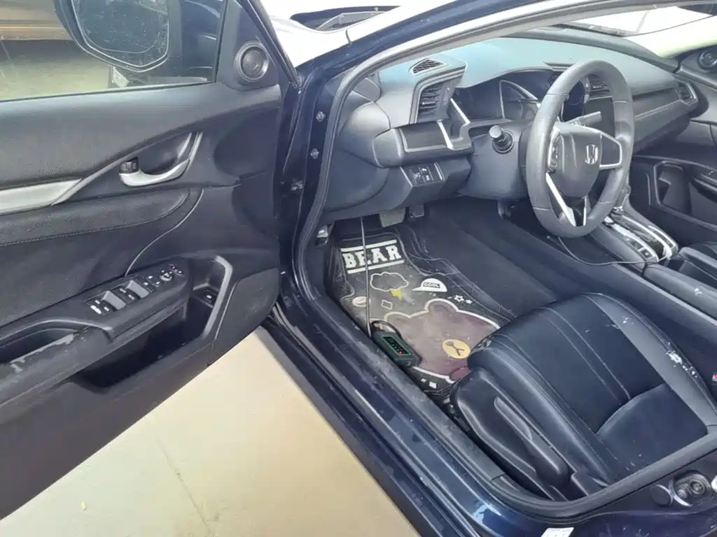 Honda Civic 2018 — фото 16