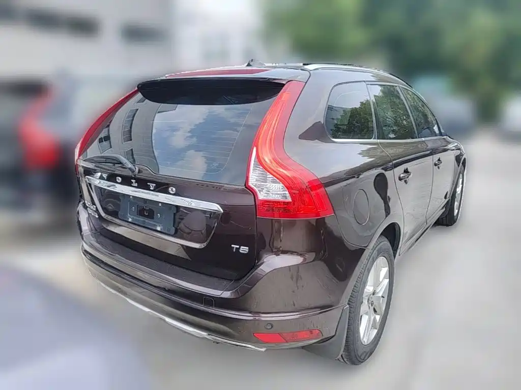 Volvo XC60 2017 — фото 12