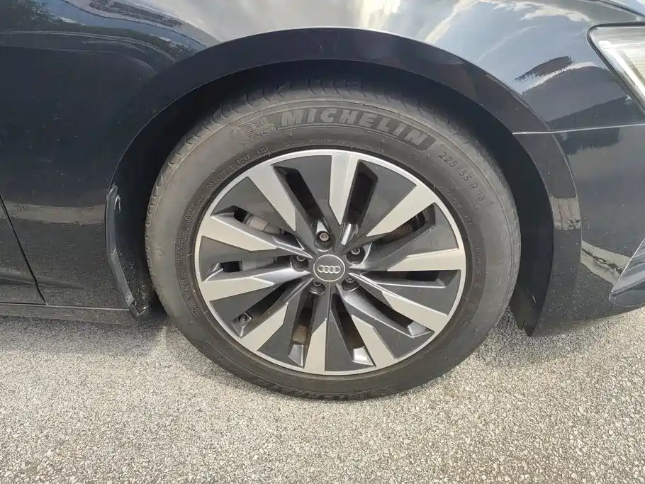 Audi A6L 2021