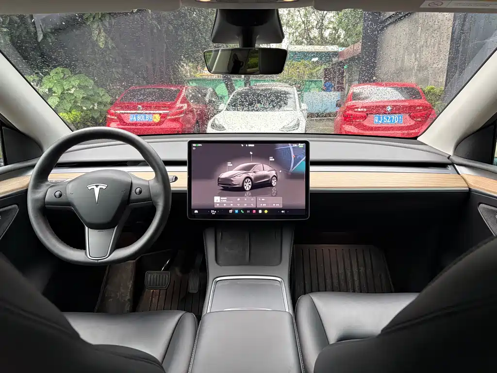Tesla Model Y 2022 — фото 10