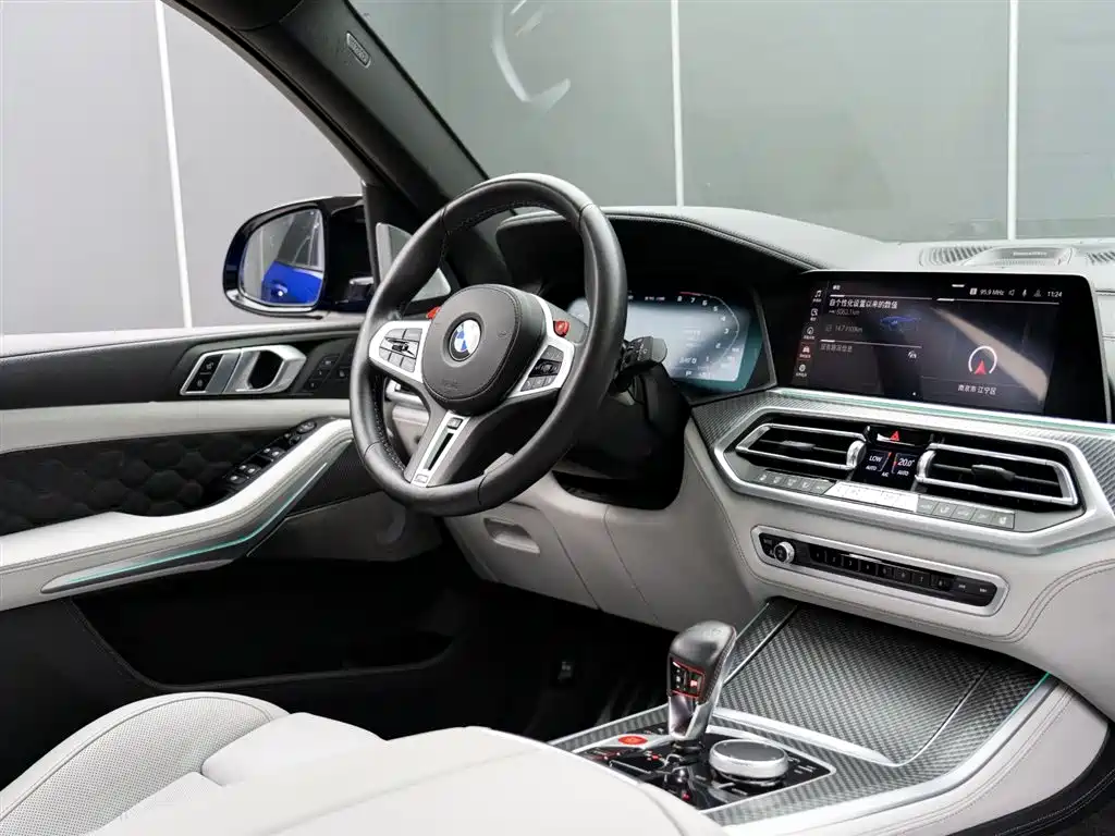 BMW X5 M 2023 — фото 17