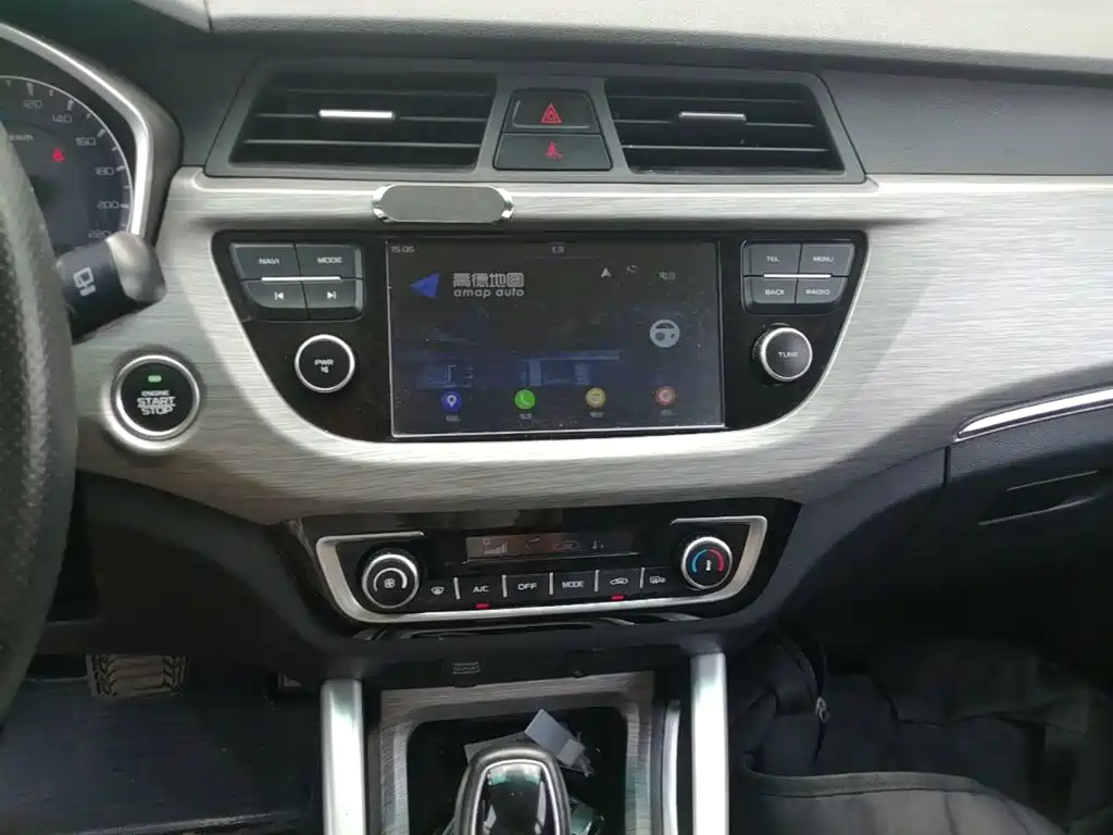 Geely Vision X3 2018 — фото 13
