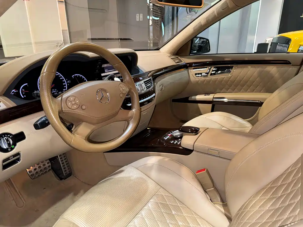 Mercedes-Benz S-Class AMG 2011 — фото 17