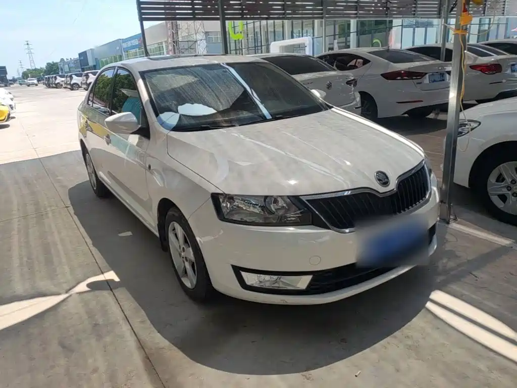 Skoda Rapid 2016 — фото 4