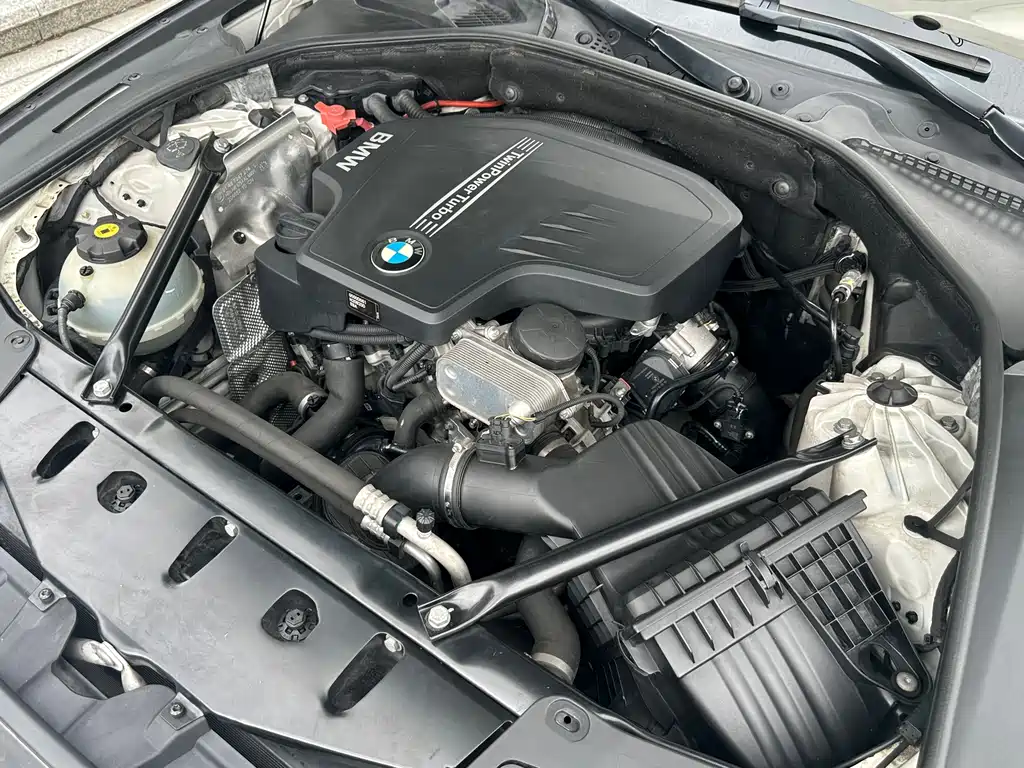BMW 5 Series 2013 — фото 27