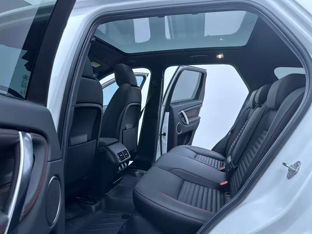 Land Rover Discovery Sport 2023 — фото 21