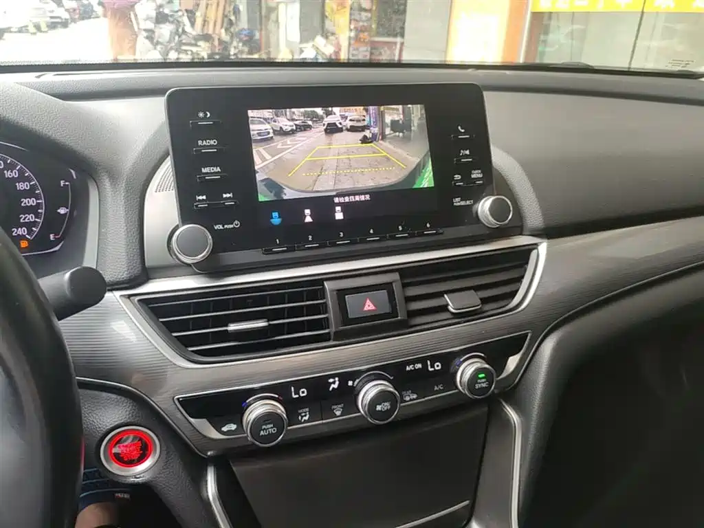 Honda Accord 2018 — фото 13