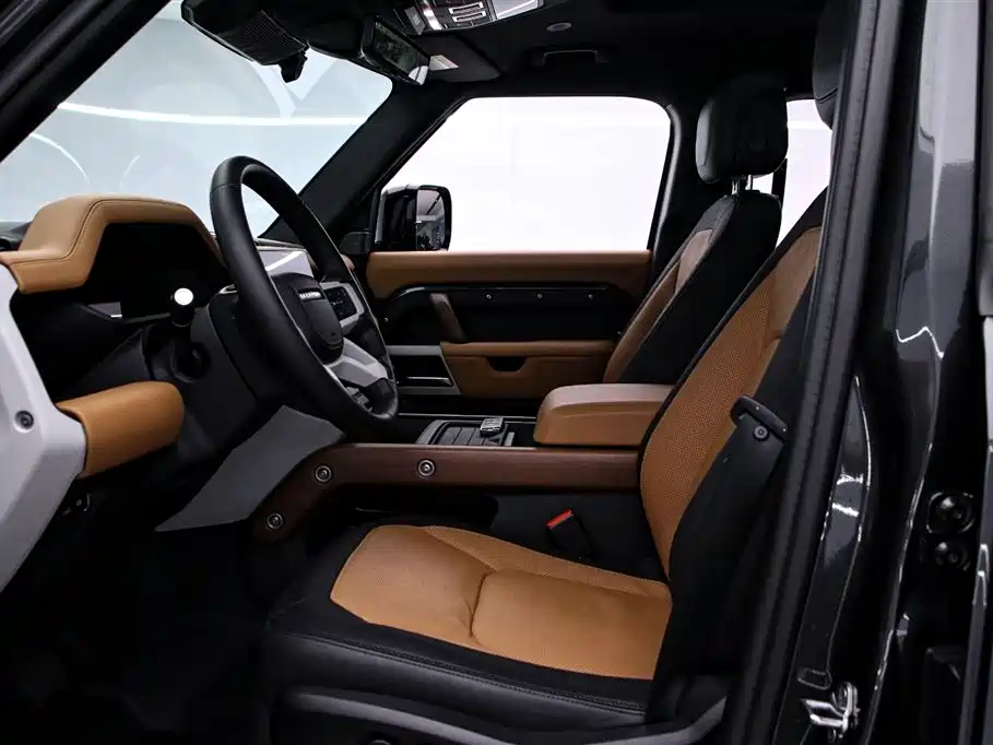 Land Rover Defender 2024 — фото 12