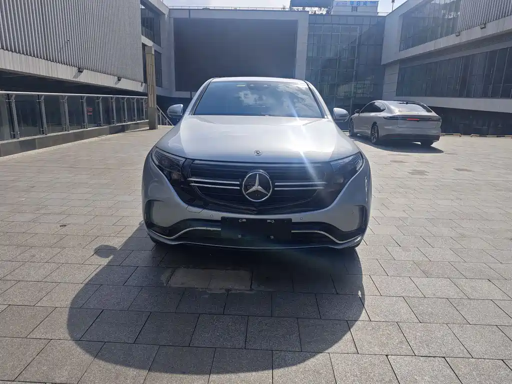 Mercedes-Benz EQC 2021 — фото 3