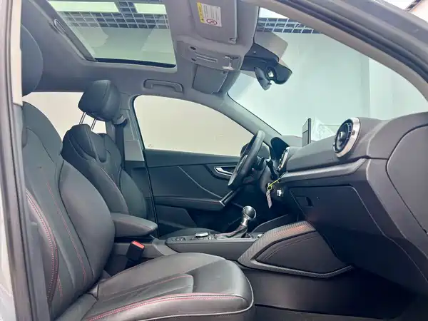 Audi Q2L 2023