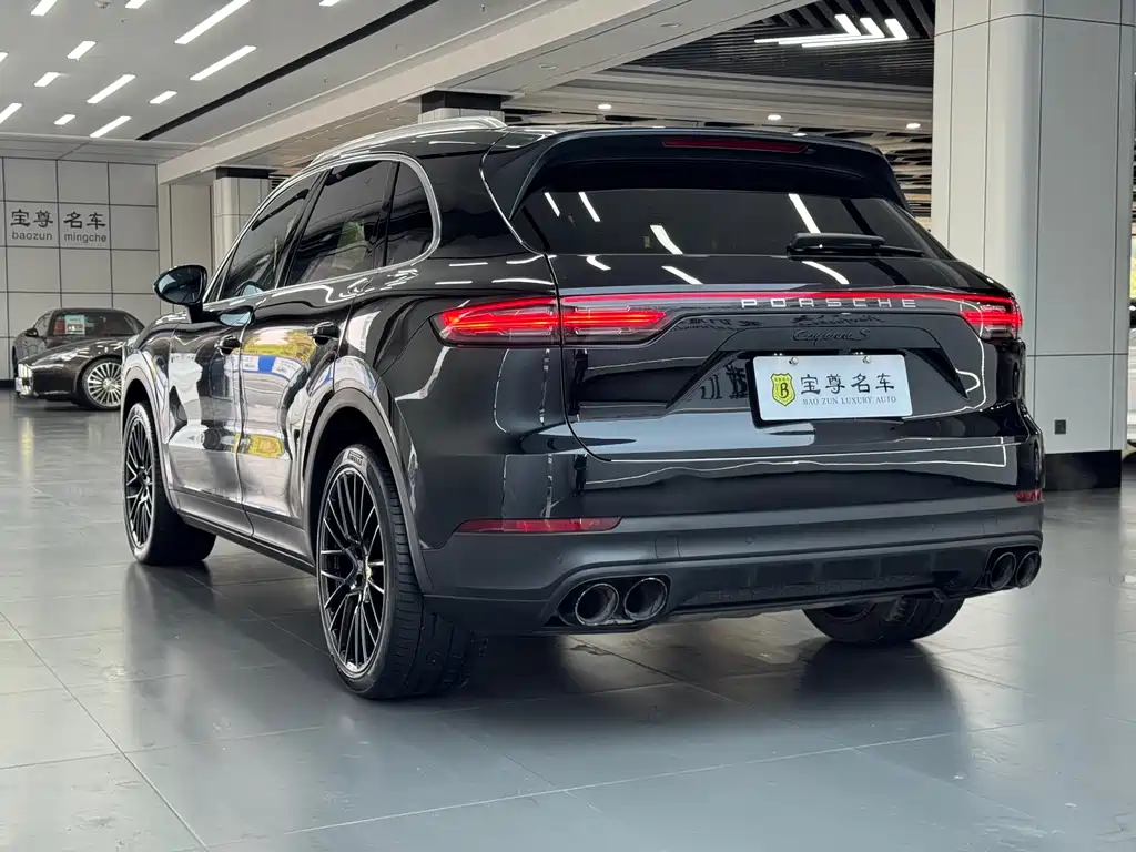 Porsche Cayenne 2018 — фото 6