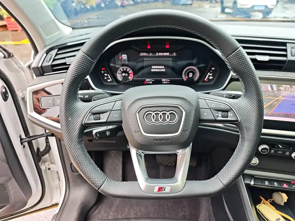 Audi Q3 Sportback 2023 — фото 13