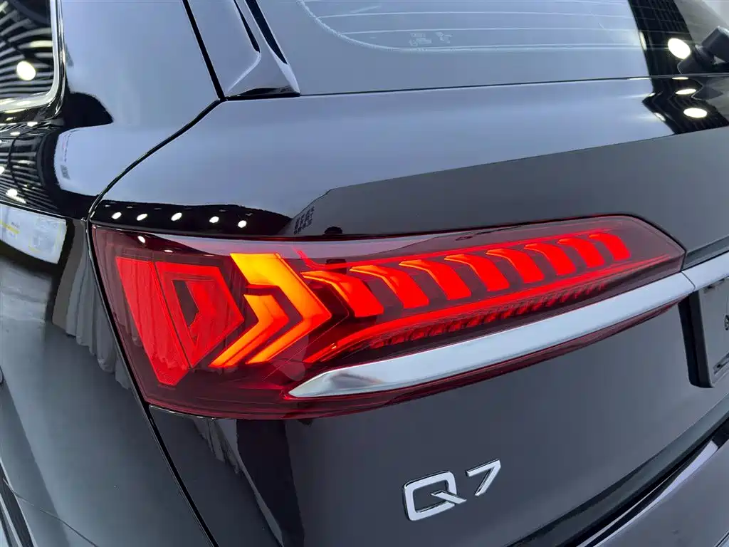 Audi Q7 2022 — фото 26