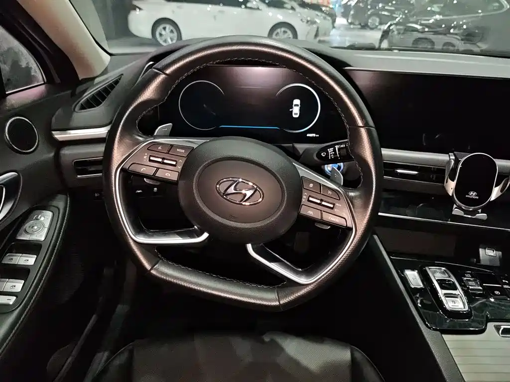 Hyundai Sonata 2022 — фото 16