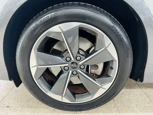 Audi Q5 E-Tron 2023