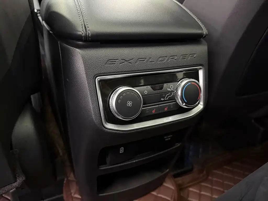 Ford Explorer 2022 — фото 10