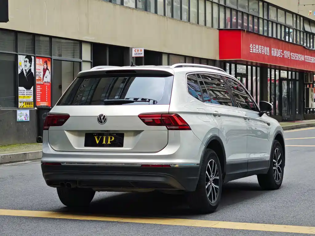 Volkswagen Tiguan L 2017 — фото 9