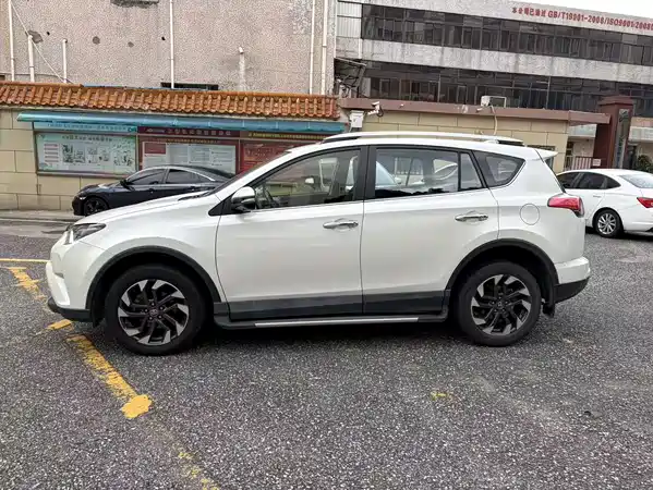 Toyota RAV4 2017