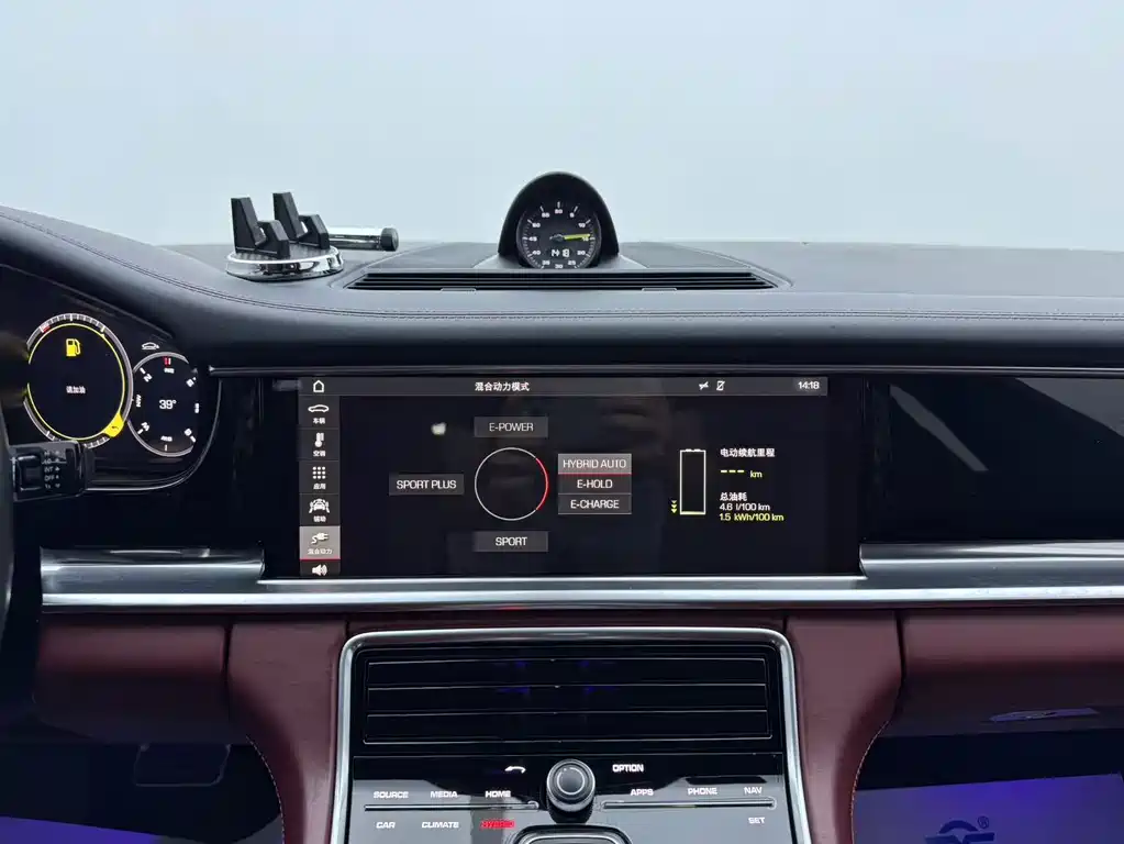 Porsche Panamera New Energy 2018 — фото 12
