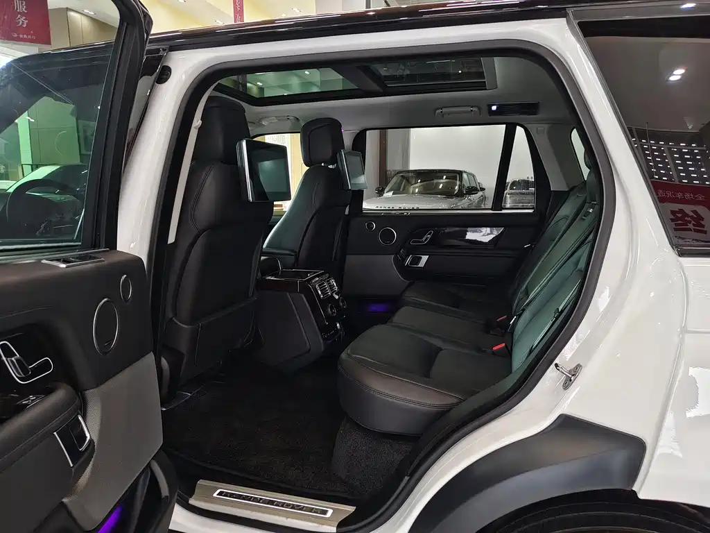 Land Rover Range Rover 2020 — фото 11