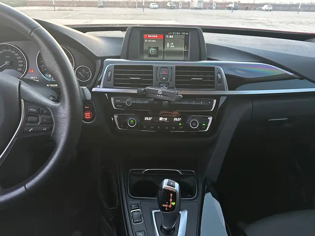 BMW 3 Series GT 2017 — фото 12