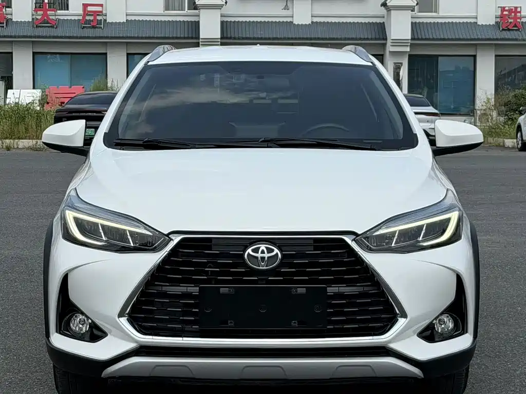 Toyota Yaris L 2022