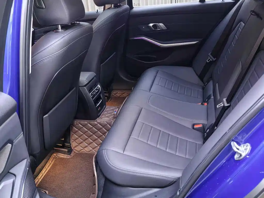 BMW 3 Series 2019 — фото 17