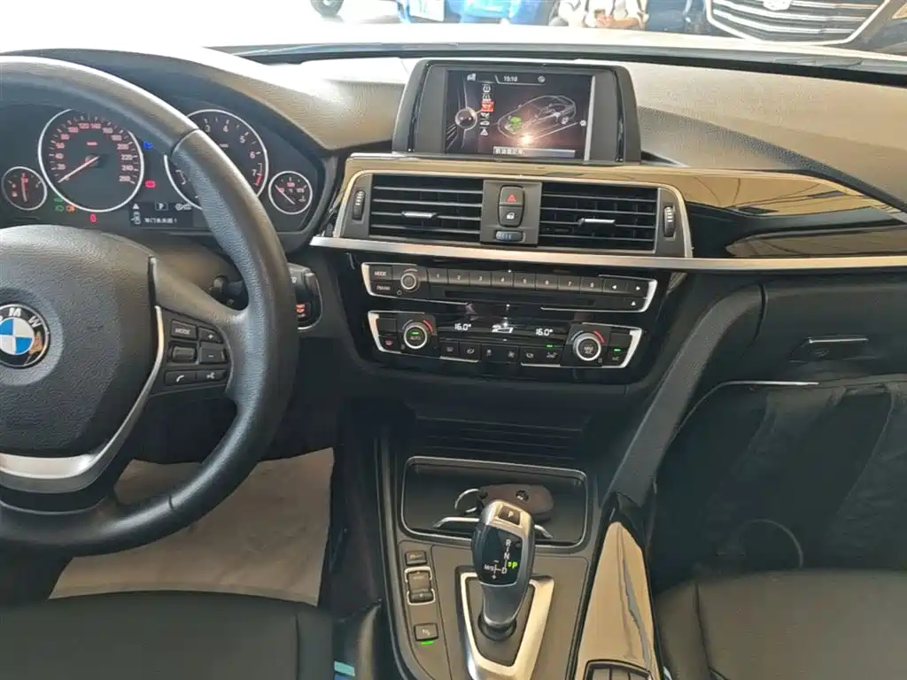 BMW 3 Series 2016 — фото 13