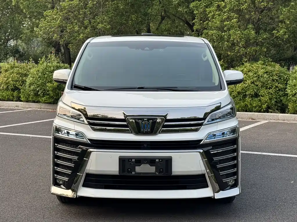 Toyota Vellfire 2022 — фото 2
