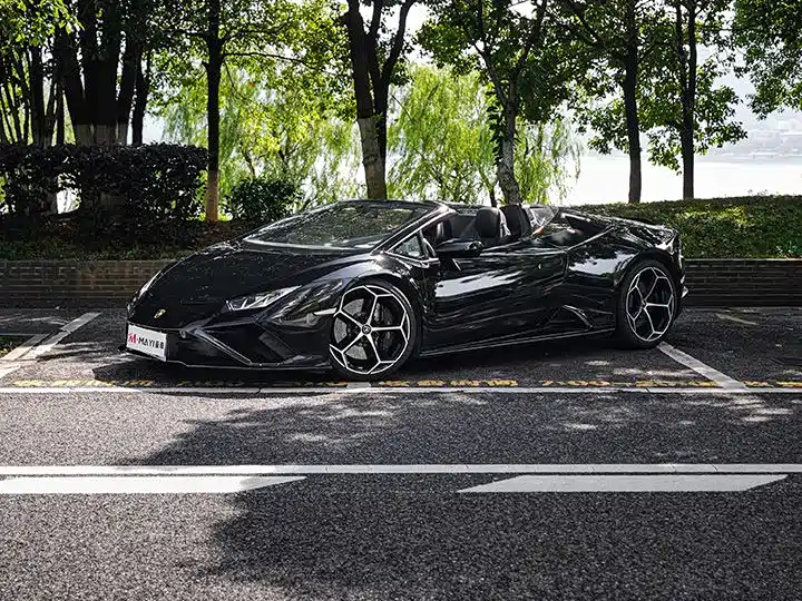 Lamborghini Huracán 2021