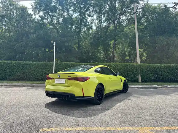 BMW M4 2025