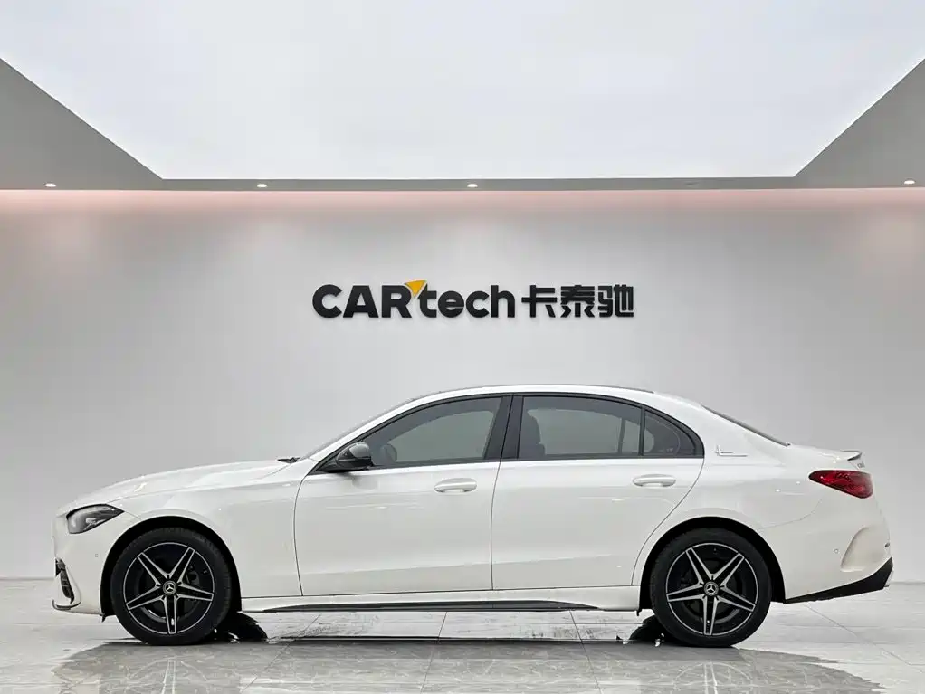 Mercedes-Benz C-Class 2024 — фото 2
