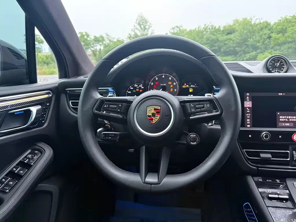 Porsche Macan 2022 — фото 15