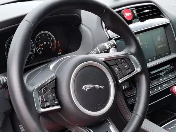 Jaguar F-PACE 2018