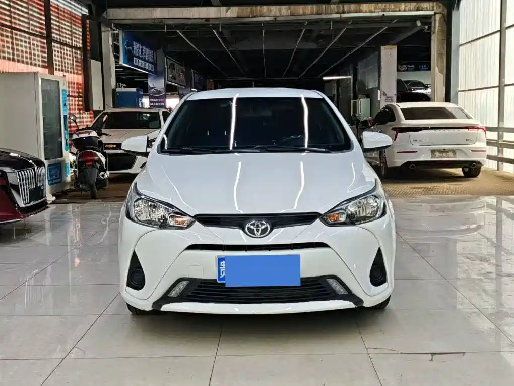 Toyota Yaris L 2019 — фото 1