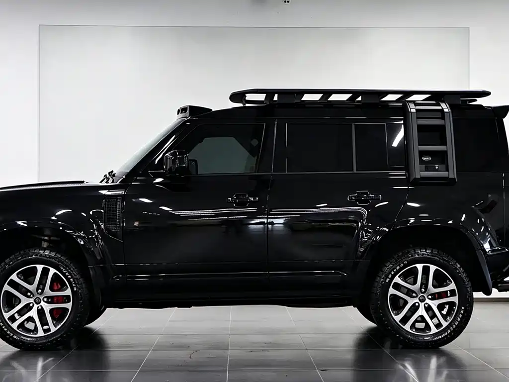 Land Rover Defender 2023 — фото 7