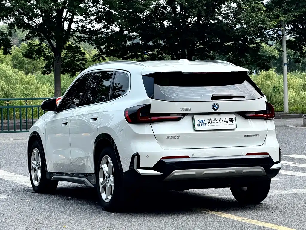 BMW iX1 2024