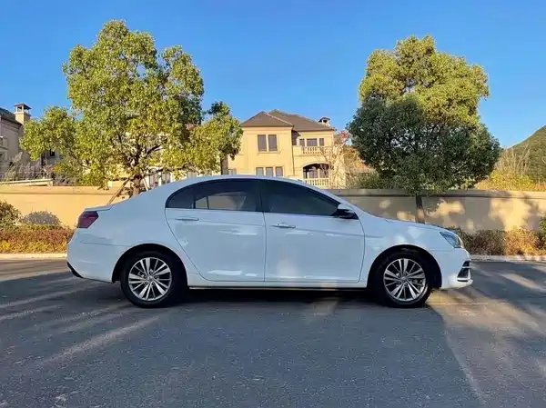 Geely Emgrand 2018