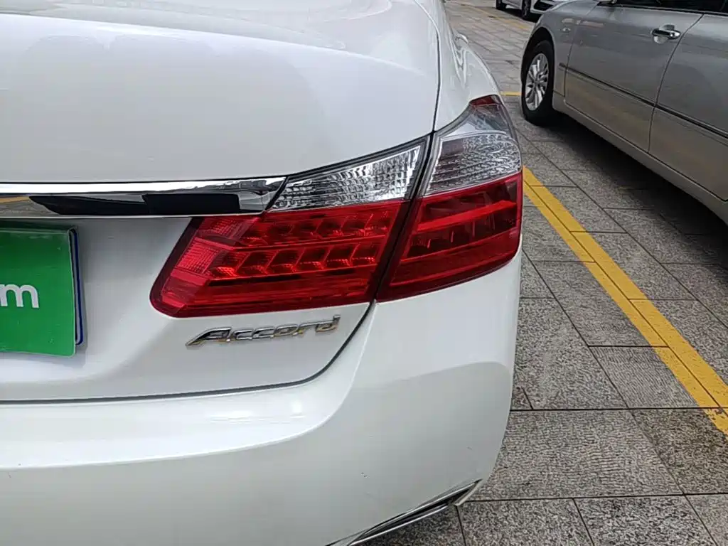 Honda Accord 2015 — фото 8