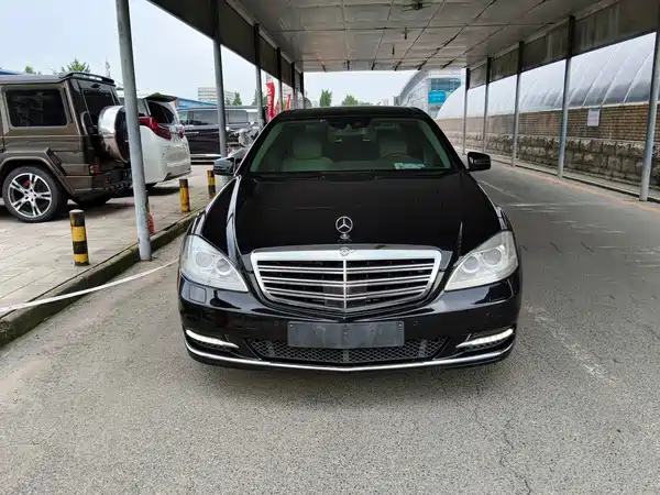 Mercedes-Benz S-Class 2012