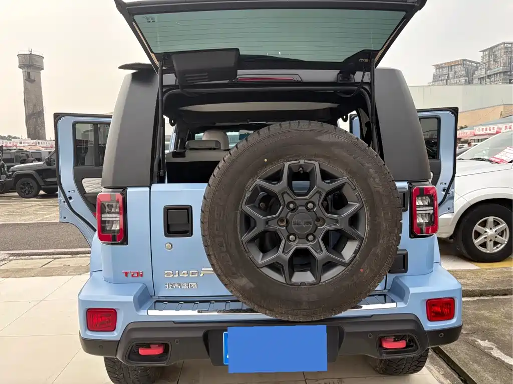 BAIC BJ40 2024 — фото 15