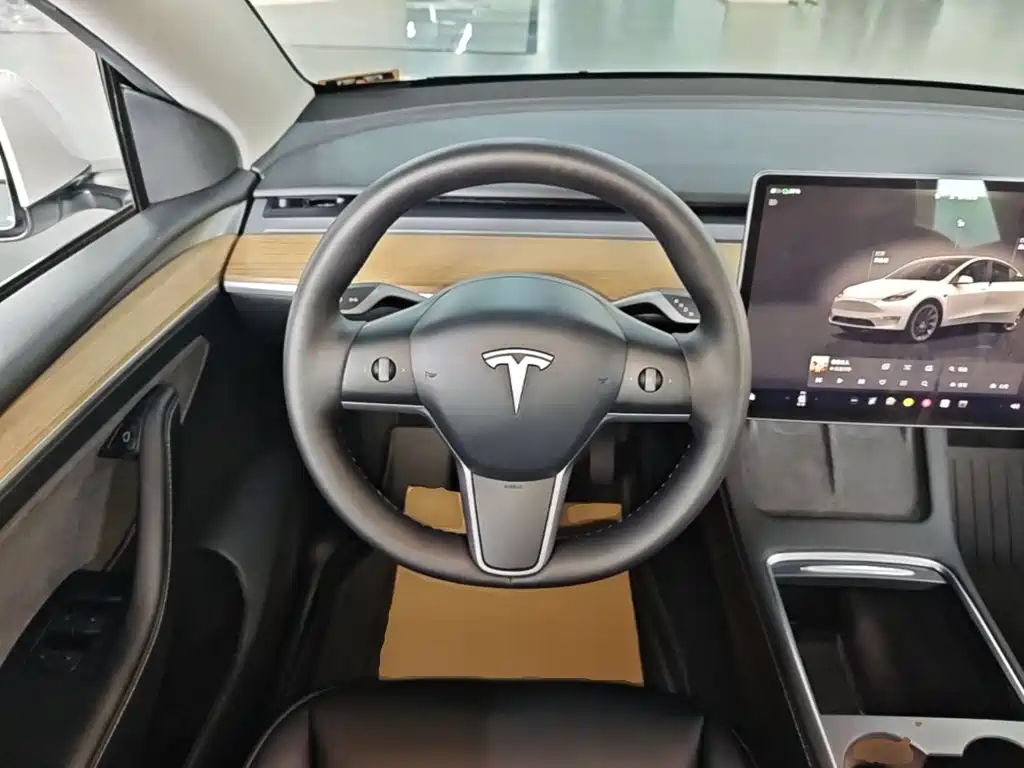 Tesla Model Y 2022 — фото 11