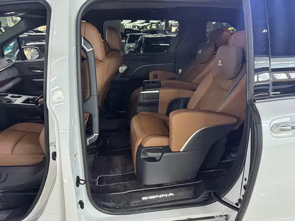Toyota Sienna 2026