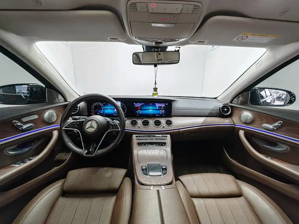 Mercedes-Benz E-Class 2023 — фото 10