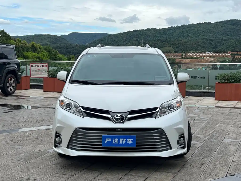 Toyota Sienna 2019 — фото 2