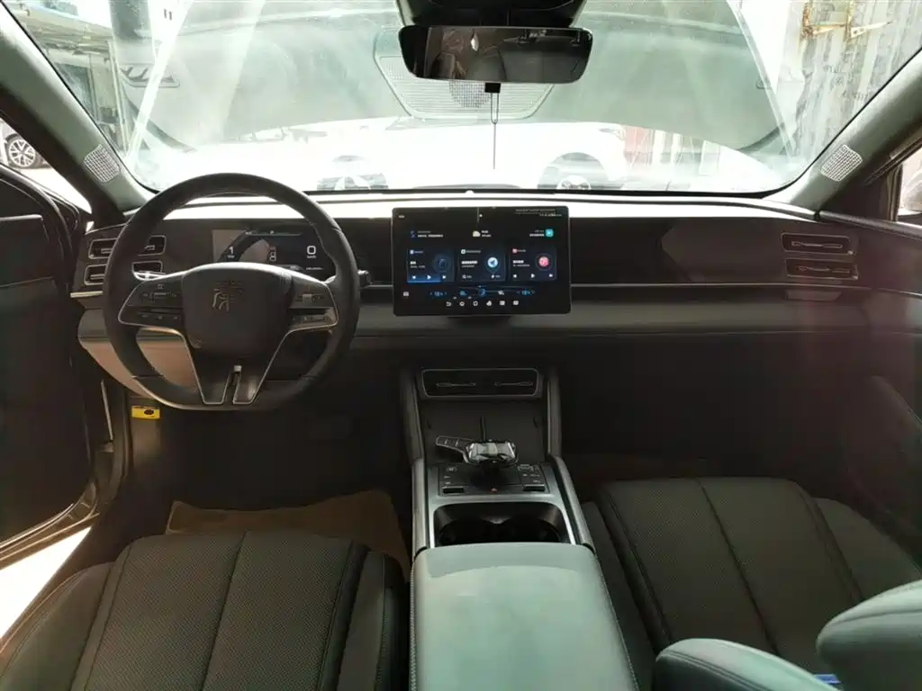 BYD Qin L 2025 — фото 10